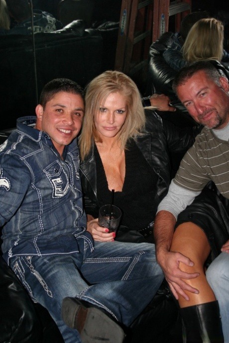Milf poema-profiel in Nederland – log in om te zien